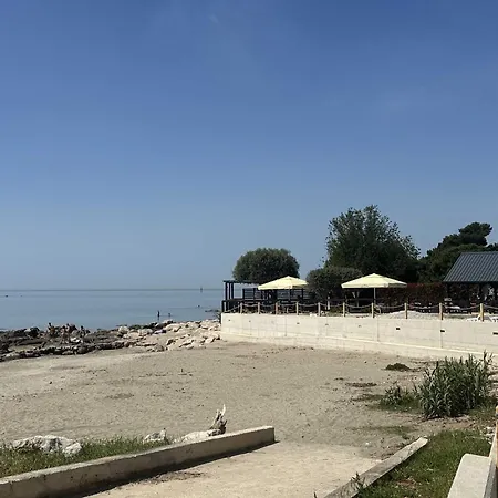 Apartmán Classic And Modern With Terrace And Bbq Umag